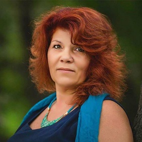 Kosári Móni fényképe